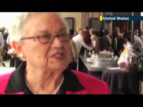 Gay synagogue campaigns for same-sex marriage: Beth Chayim Chadashim opened in 1972