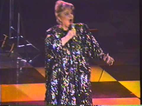 Alys Robi chante Laissez-moi Encore Chanter le 14 avril 1996