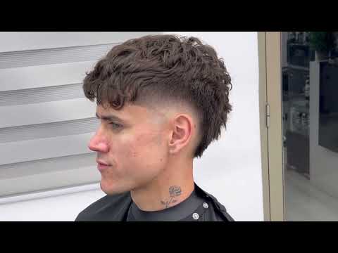 Domina el corte Degradado  Mohicano con texturizado paso a paso