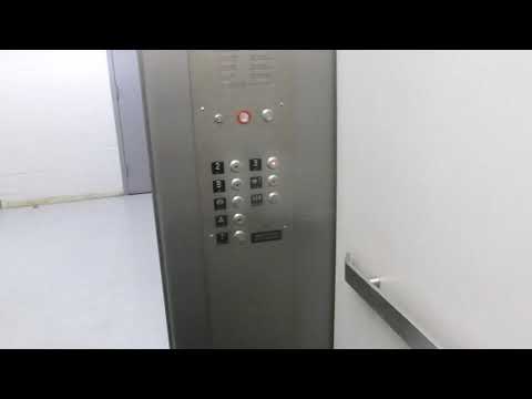 Montgomery Hydraulic Elevator (Unknown Mod) At UT Arlington Chemistry Research Building