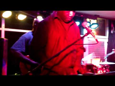 Wurrunba (Bärra playing at The Arnhem Club)