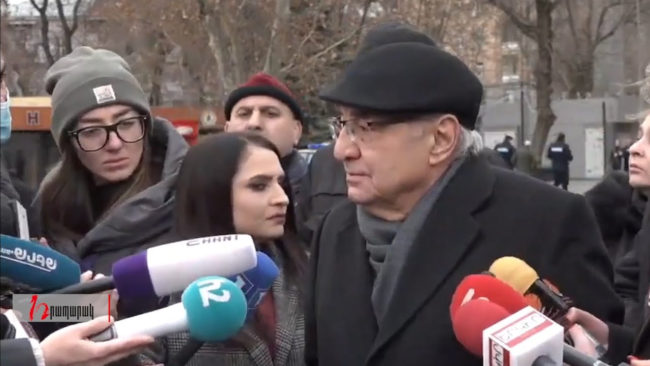 Մարդ պետք է կամ իդիոտ լինի, կամ թշնամի. Վազգեն Մանուկյան