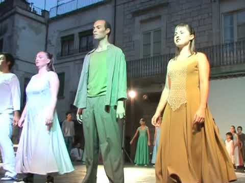 Espectacle "Fills del Mar" del Grup Montgrí Dansa i Trapassacs. 27/08/2007 a Torroella de Montgrí