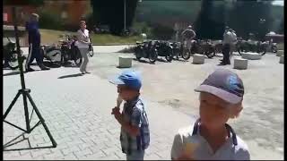 Burácení v údolí - sestřih