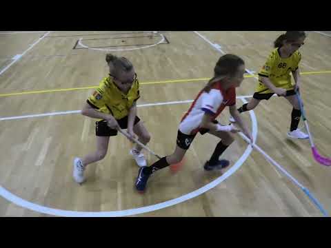 Florbalová akademie MB - bílé - FAT PIPE Start98 Kunratice (7:6) 1. půlka