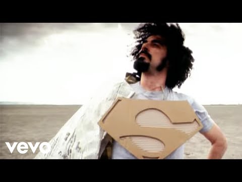 Video per il significato della canzone Eroe (storia di luigi delle bicocche) di Caparezza