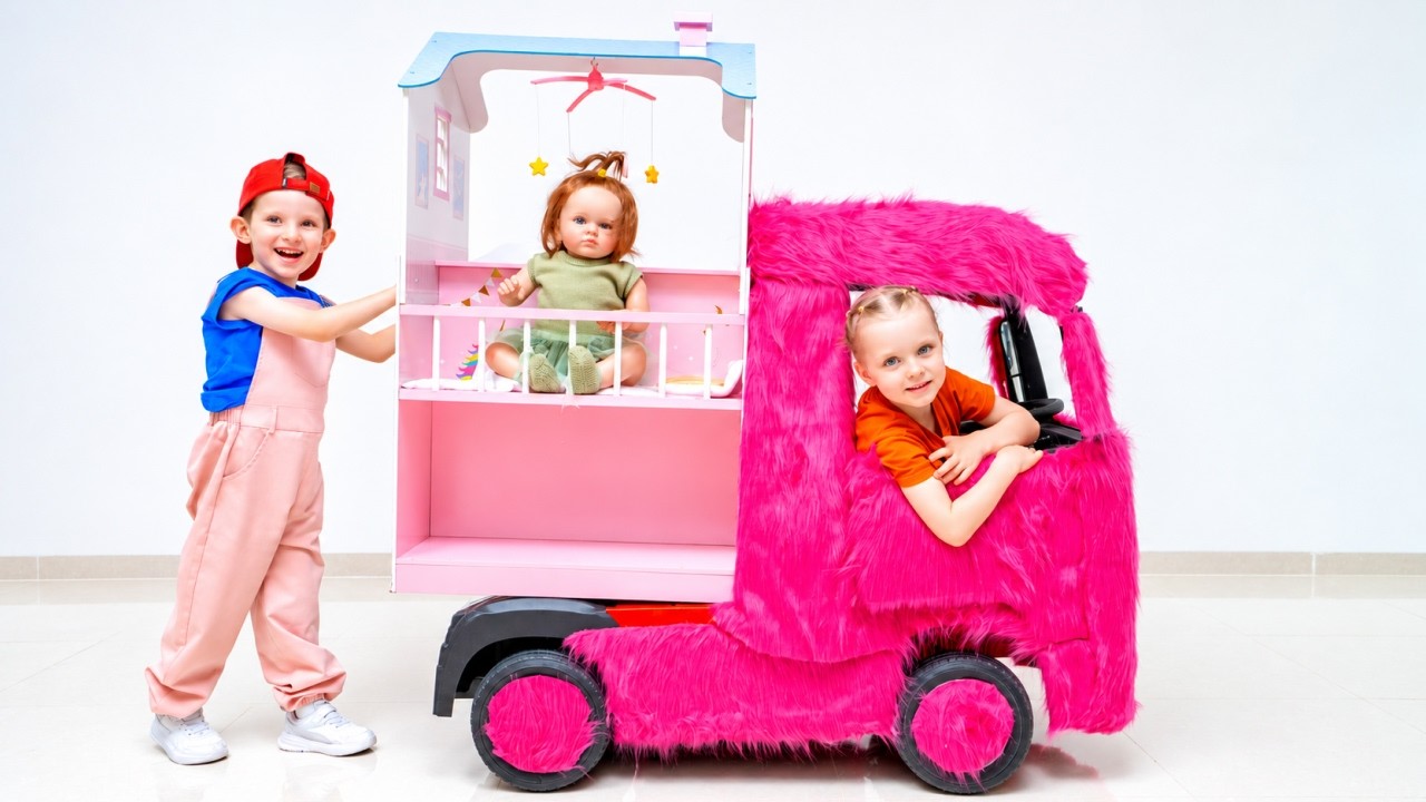 Kids Open a Toy Delivery Shop for Baby Doll