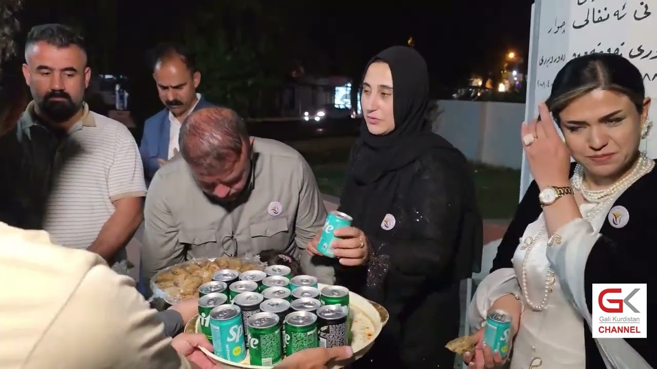 ڤیدیۆ | لەتەقتەق بە شیرینی و ئاڵای كوردستان پێشوازی لەشاهیدحاڵانی تاوانەكانی  عەجاج كرا