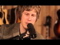Scott Matthews Performs "Eyes Wider Than Before"