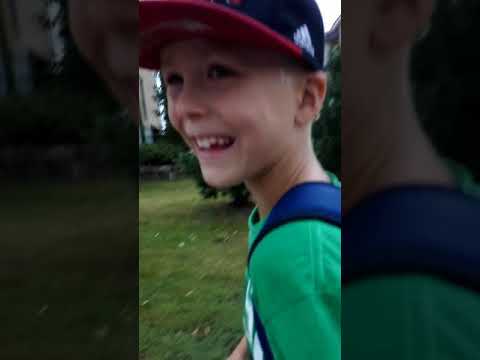 Käveltiin vesisateessa