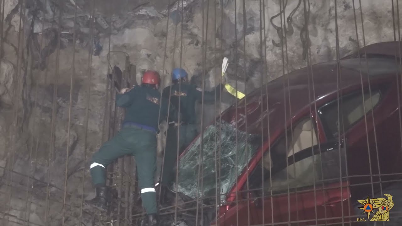 Մեքենան հայտնվել է շինարարության համար նախատեսված փոսում