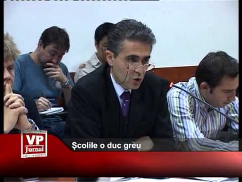 Școlile o duc greu