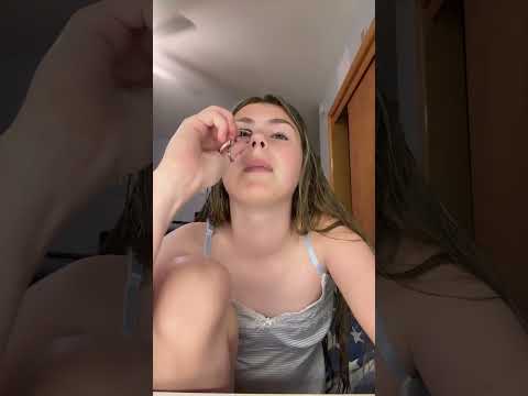 Story time on how me and Bella ment! |Annie|