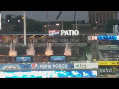 I love the Royals' fountains!