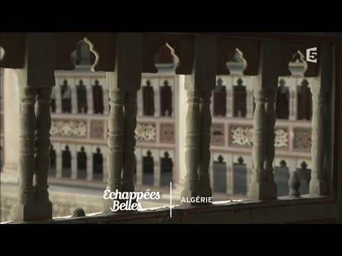 Thumbnail of the video: Echappées Belles - Un Été En Algérie (2016)