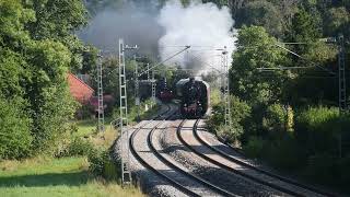Parallelfahrt auf der Schwarzwaldbahn mit 58 311 und 75 1118