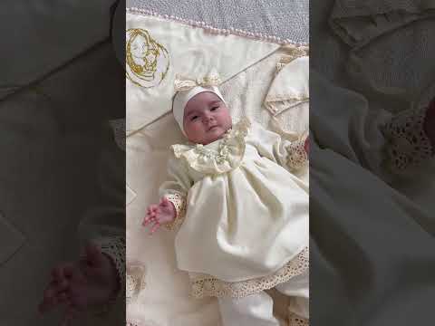 Полный набор для крещения девочки Перлка айвори лён, золотая вышивка + ХУСТИНА В ПОДАРОК - фото 1 - id-p2815390002