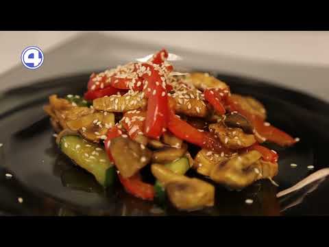 Как сделай тёплый салат с курицей терияки: пошаговый рецепт