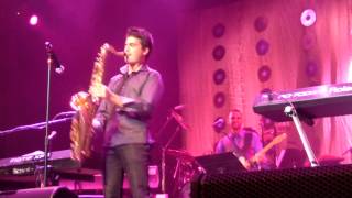 Gregg Karukas performs a Motown Medley live on the Dave Koz Cruise