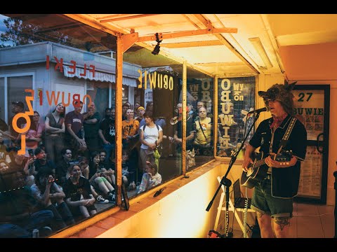 Koncert na bazarku | Hiob Dylan