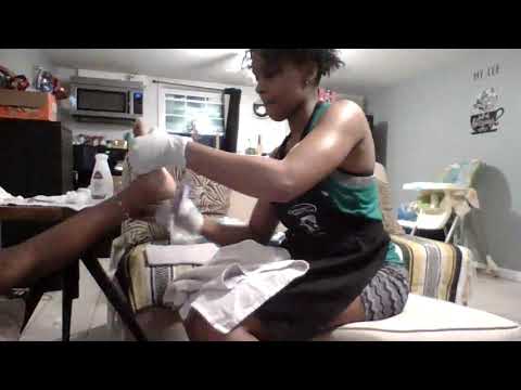 Basic Pedicure w/ foot scrub and polish