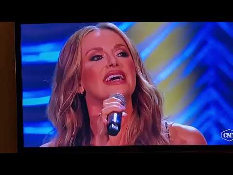 Carly Pearce: Why Not Me (Naomi tribute)