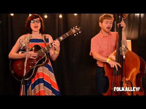 Folk Alley Sessions: Miss Tess & the Talkbacks - "I Never Thought That I'd Be Lonely"