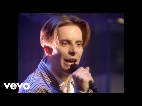 Deacon Blue - Real Gone Kid (Live from Top of the Pops, 10/11/1988)