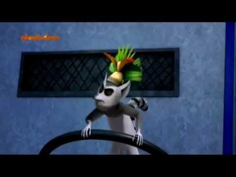 Madagaskar - Król julian śpiewa i prowadzi samochód.