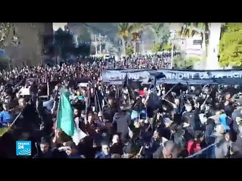 الجزائر مظاهرات شعبية رافضة لترشح بوتفليقة للانتخابات الرئاسية