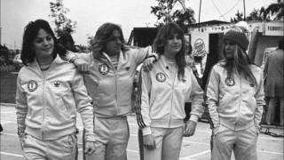 The Runaways - Waitin&#39; For The Night (COVER)