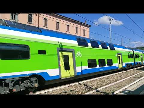 ETR 521 S1 008 Trenord in partenza da Cantù Cermenate