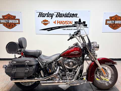 2014 FLSTC Harley-Davidson® Heritage Softail® Classic MYSTERIOUS RED