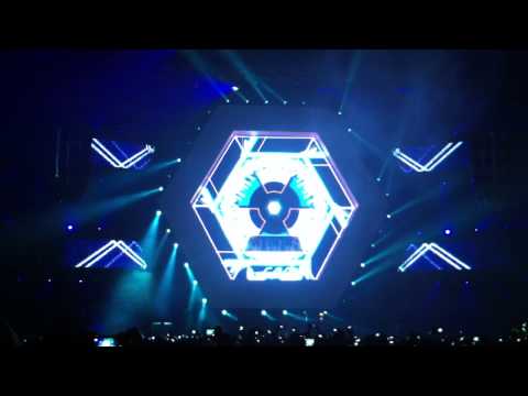 Transmission 2011 Part 1/12 - Intro + Gareth Emery *HD*