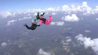 preview picture of video 'Gold Coast Skydivers 6-26-10'