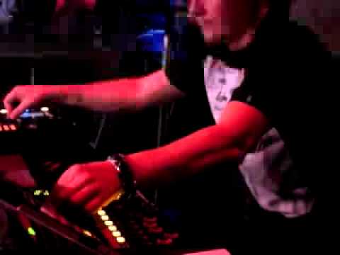 Pole Folder Live at Fuse.mov