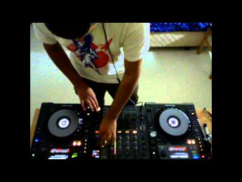 Nubercated vs Decibelle vs M0j - Ramming Buffaloes