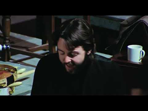 Paul shows Carry That Weight to Ringo (The Beatles: Get Back)