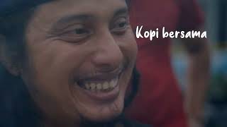 Download lagu MOMONON - DITINGGAL TEMAN |  Lyric Video mp3