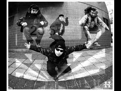 Hi fi banda - kontroluje majka + tekst