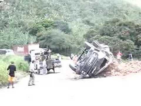 Desvirando um caminhão - Parte 1