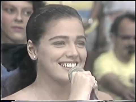 Paulo Silvino apresentando o Cassino do Chacrinha (1988) (Oitavo programa)