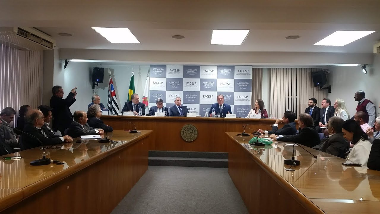 Senador Alvaro Dias participa de ciclo de debates na ACSP