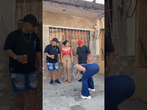 Ya sabemos quién lleva los pantalones😳 #parati  #comedia  #viralvideo