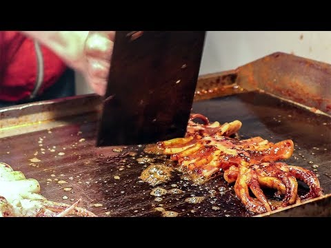 Chinese Street Food: Grilled Skewered Squid and Meat (燒烤/串儿)