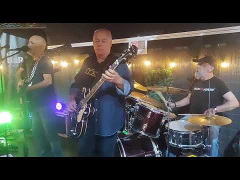 La Reina del Tiktok - Los Prescindibles