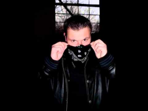 Baretta-_-Scheinwerfer an-_-Intro