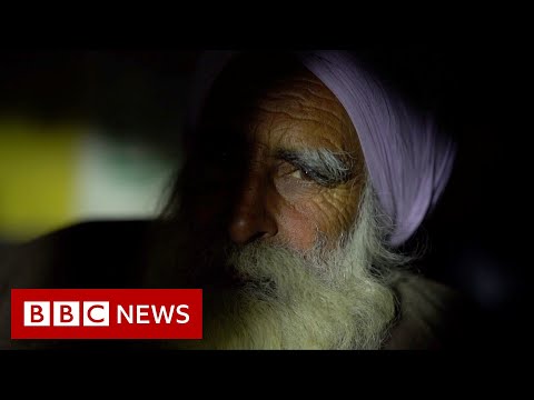 印度最大規模的農民抗議活動之夜 - BBC News (A night at India's largest farmers' protest - BBC News)