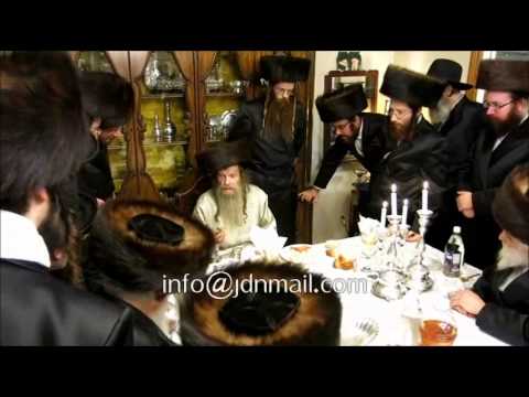 Lelov Nikolsburg Rebbe Conducting Melave Malka In Boro Park - Teves 5774