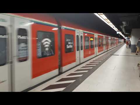 Abfahrt einer S4 nach Kronberg an der Frankfurter Hauptwache | S-Bahn Rhein Main